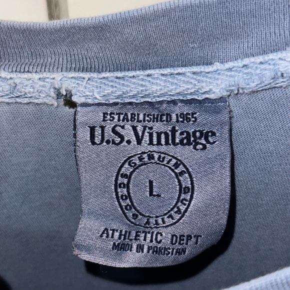 Vintage Las Vegas tank top in size L. The collar does have a few small holes - Picture 4 of 4